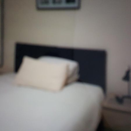 Kings Arms Hotel Farnworth Екстер'єр фото